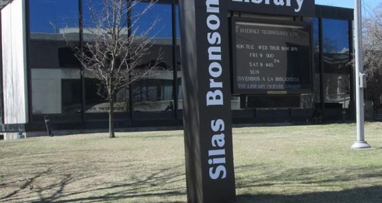 Silas Bronson Library Entrance